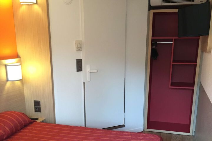 Room 16 of 43