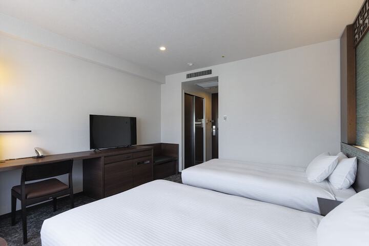 Room 25 of 58