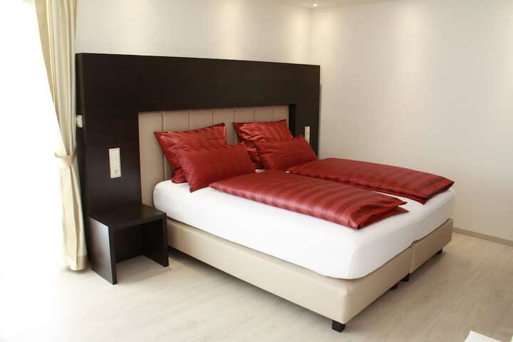 Room 6 of 20