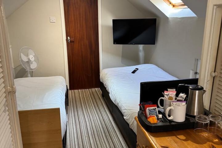 Room 57 of 119