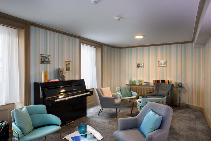 Room 10 of 29