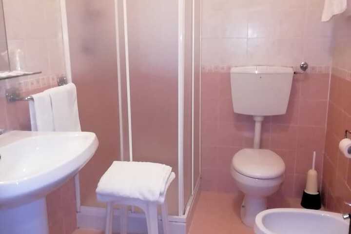 Room 12 of 44