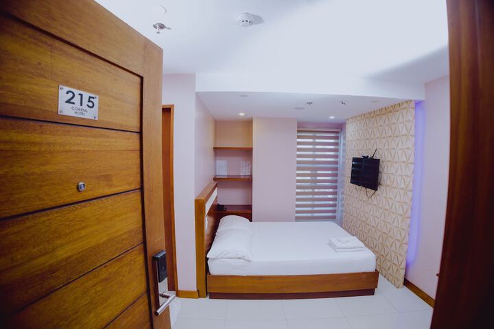 Room 13 of 29