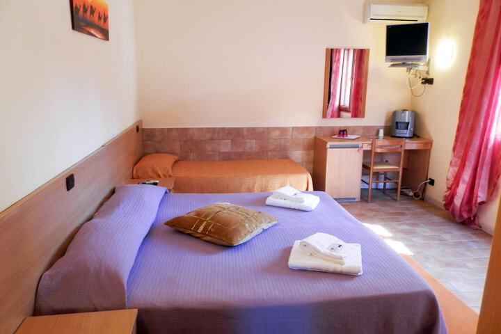 Room 5 of 30