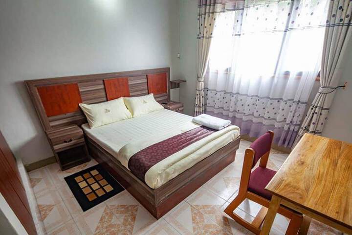 Room 4 of 31