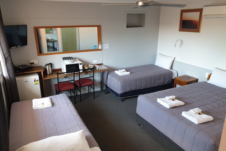 Room 3 of 49