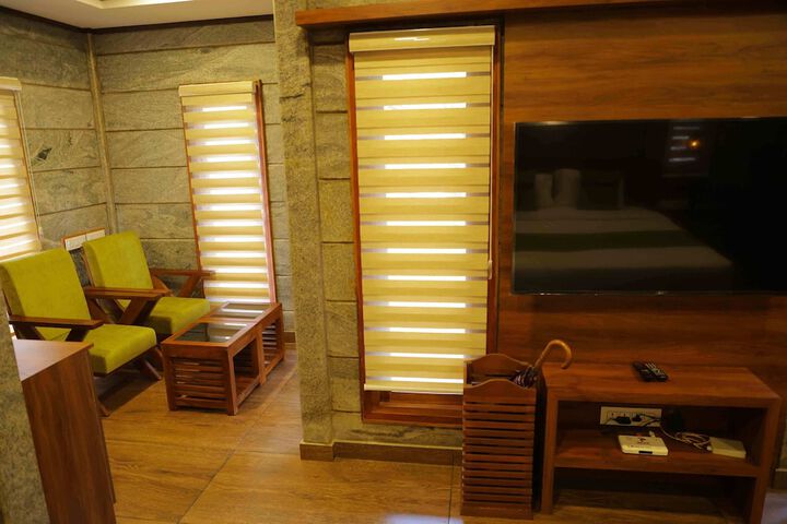 Room 12 of 26