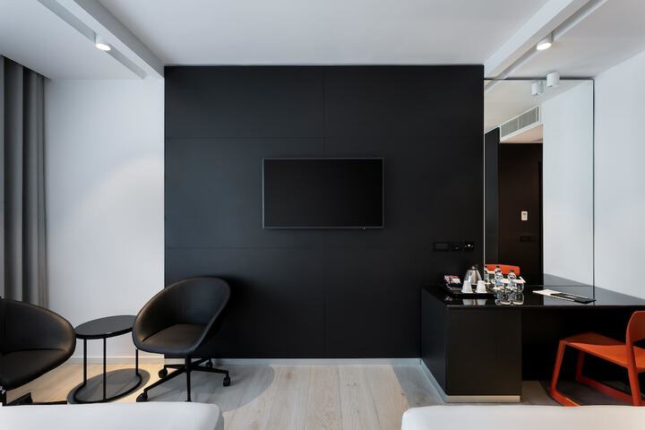 Room 45 of 127