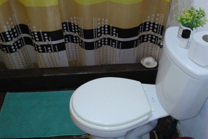 Room 13 of 16
