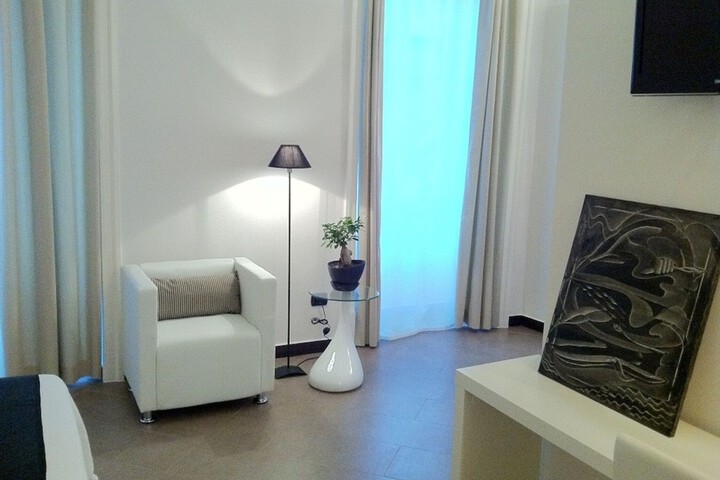 Room 12 of 30
