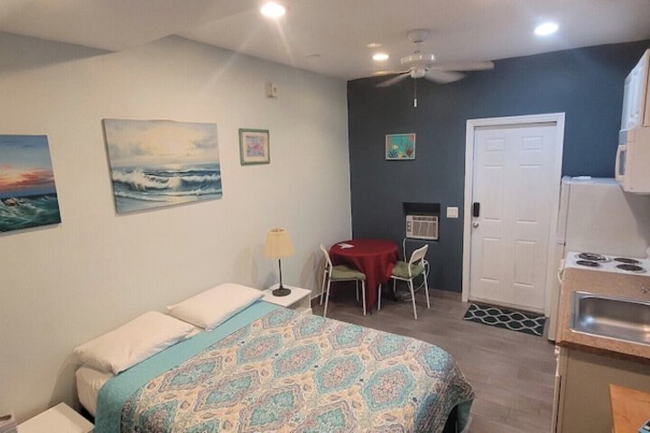 Room 10 of 109