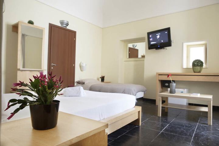 Room 18 of 21