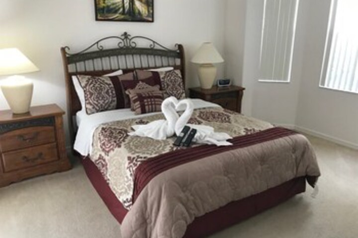 Room 11 of 14