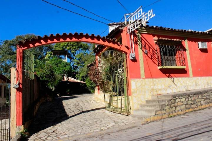 Exterior of Hotel Calle Real