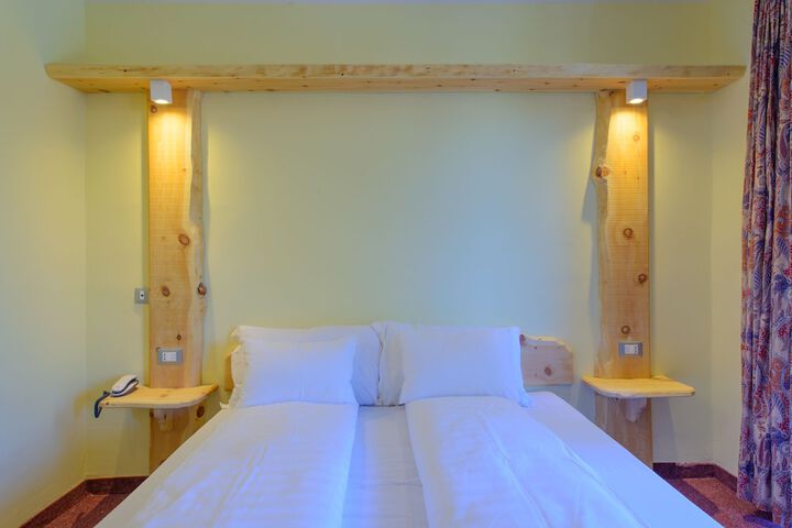 Room 20 of 39