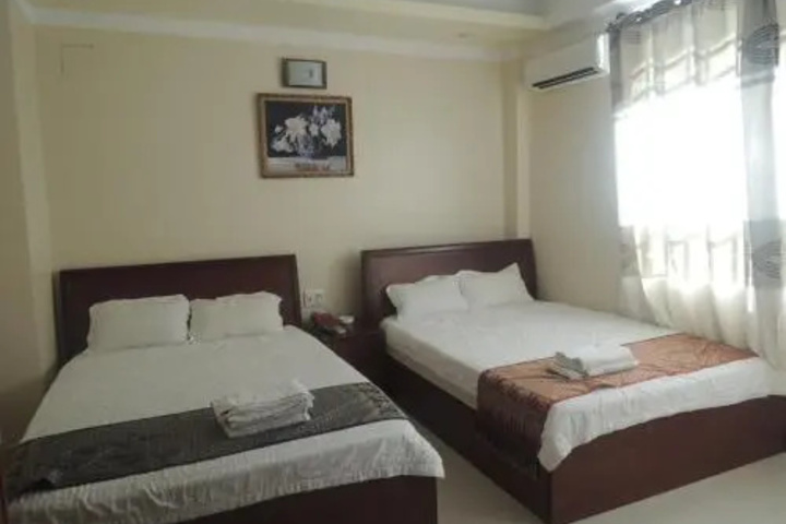 Room 4 of 11