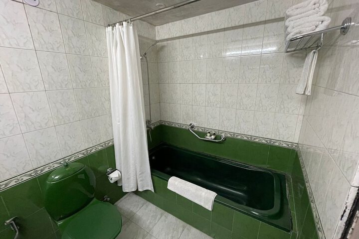Room 2 of 35