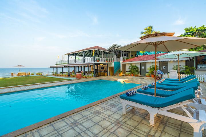 Pools & Facilities