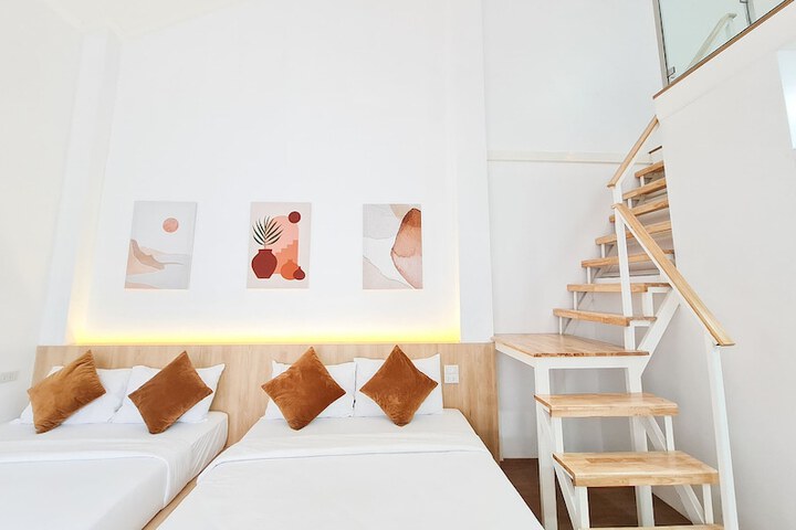 Room 9 of 23