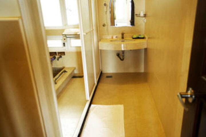 Room 8 of 32