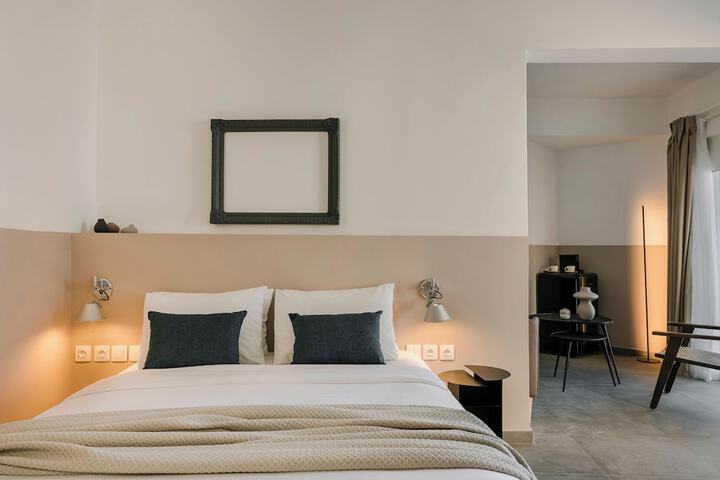 Room 17 of 27