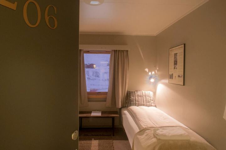 Room 7 of 64