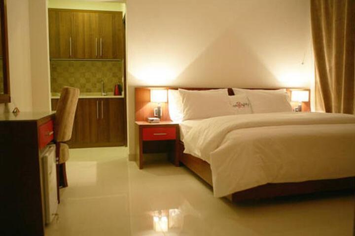 Room 3 of 7