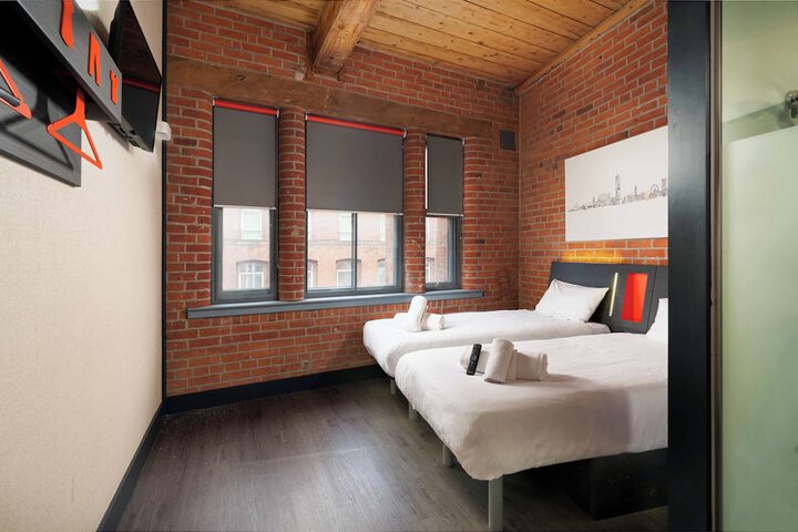 Room 3 of 53