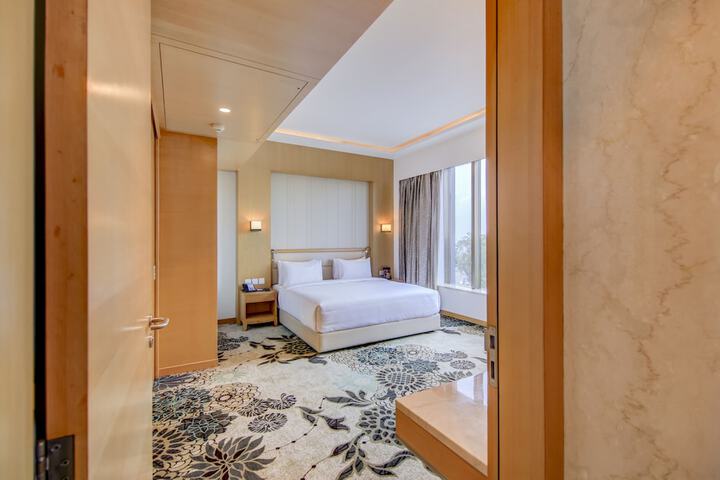 Room 32 of 140