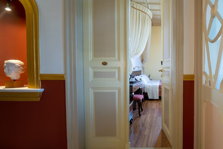 Room 35 of 83