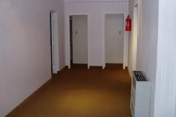 Room 8 of 10