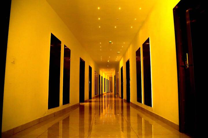 Ballroom/Hall 35 of 49