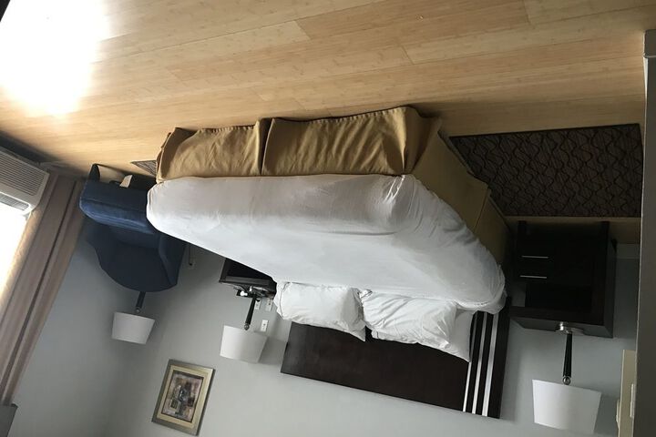 Room 26 of 40