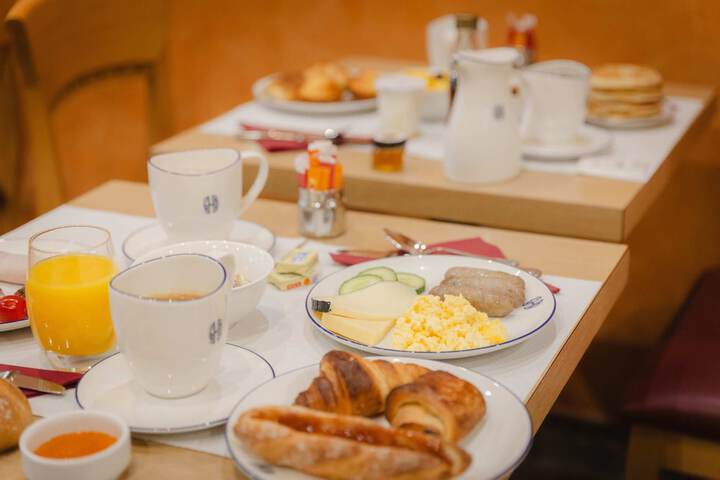 Breakfast/Coffee Service 43 of 51