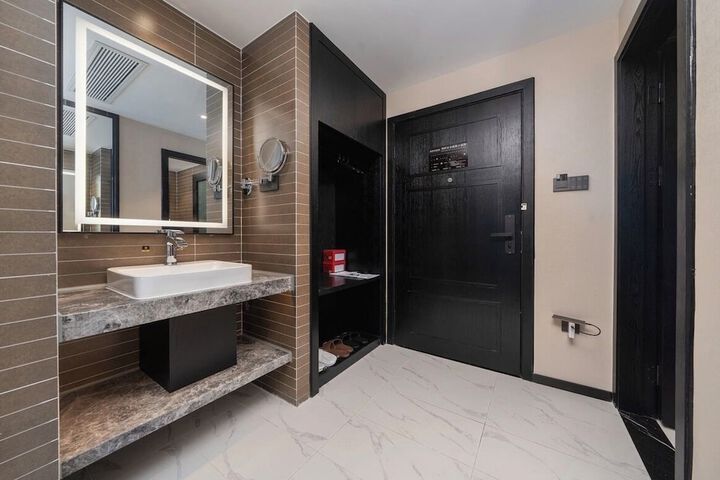 Room 14 of 45