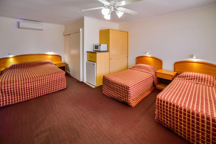Room 37 of 89