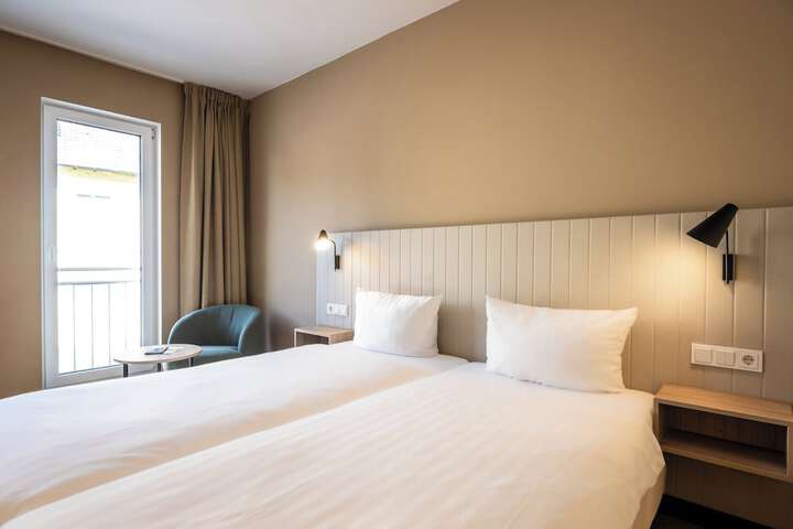 Room 3 of 16