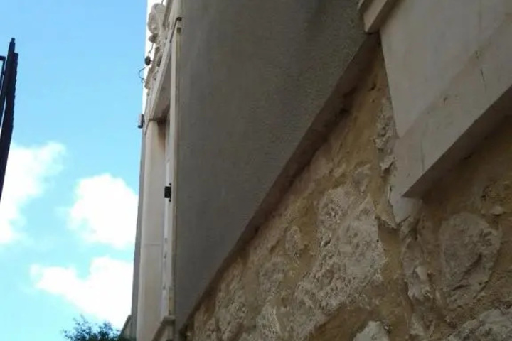 Hero Image 1 of 2