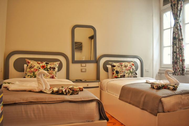 Room 5 of 29