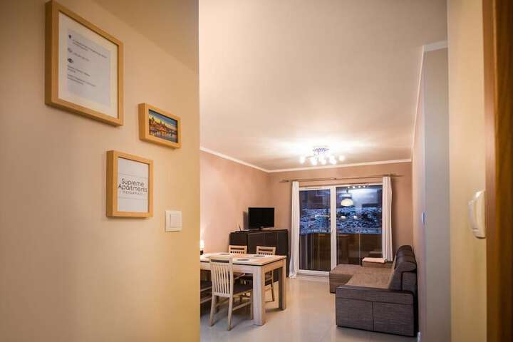 Room 14 of 37