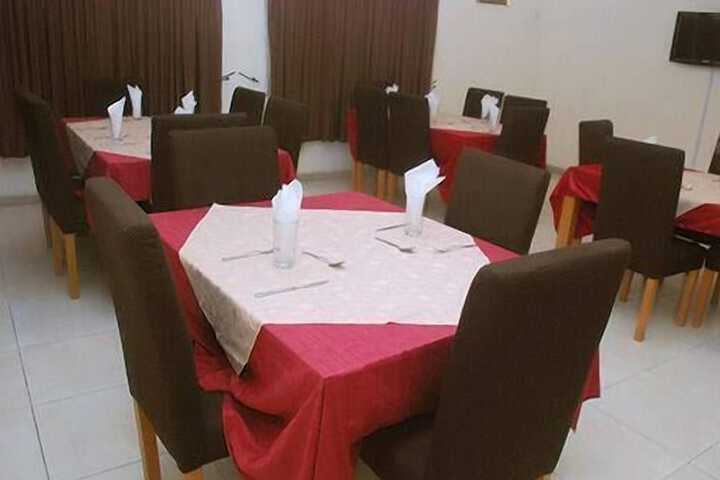 Dining 10 of 14