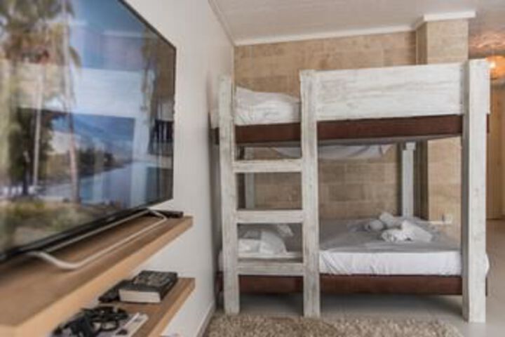 Room 3 of 11