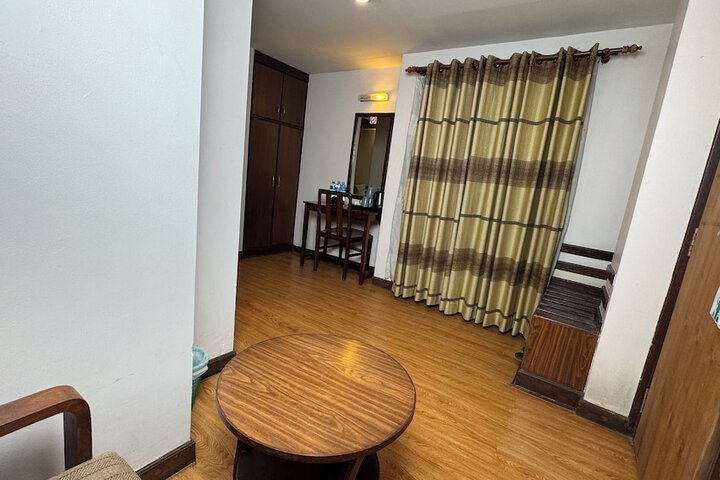Room 28 of 50
