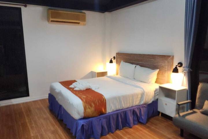 Room 53 of 171