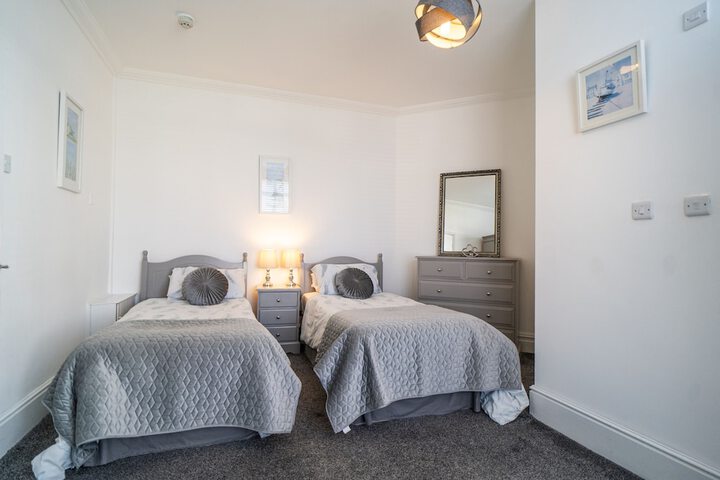 Room 25 of 160