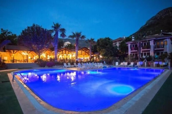 Hotel Pool