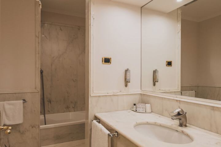 Room 138 of 181