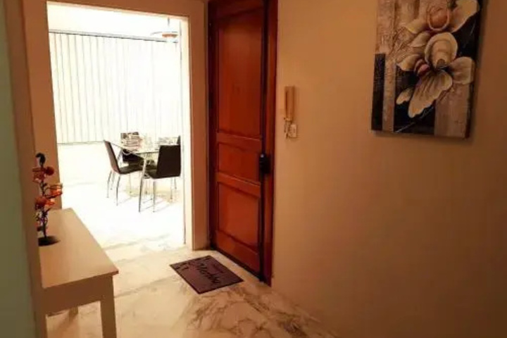 Room 3 of 10