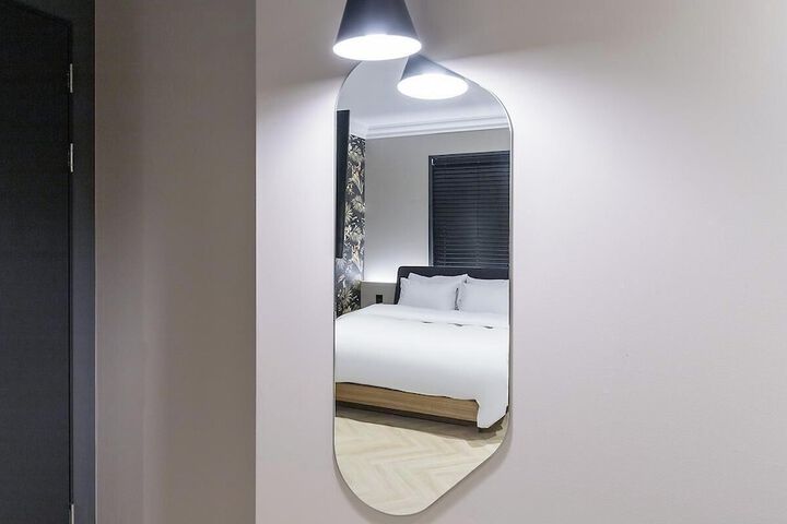 Room 6 of 72