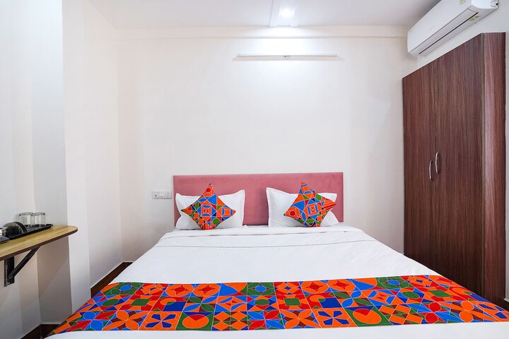 Room 15 of 34